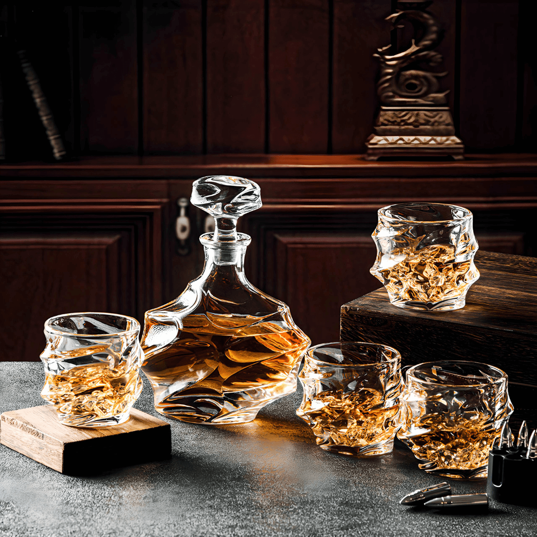 Facetgeslepen, op Japan geïnspireerde kristallen whiskyset