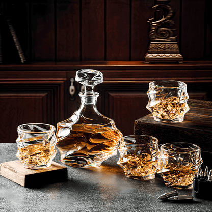 Facetgeslepen, op Japan geïnspireerde kristallen whiskyset